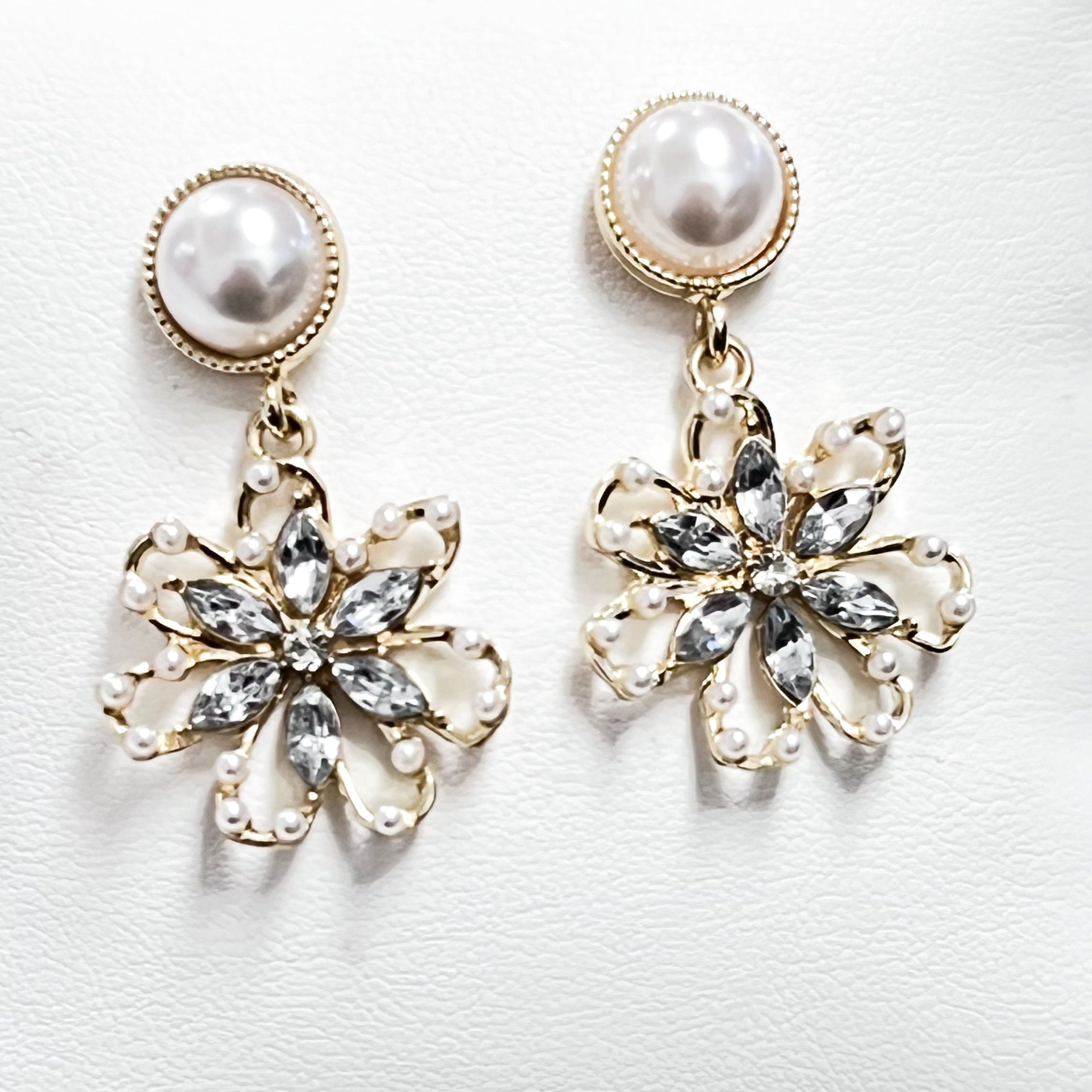 Cassie - Pearl & Rhinestone Earrings