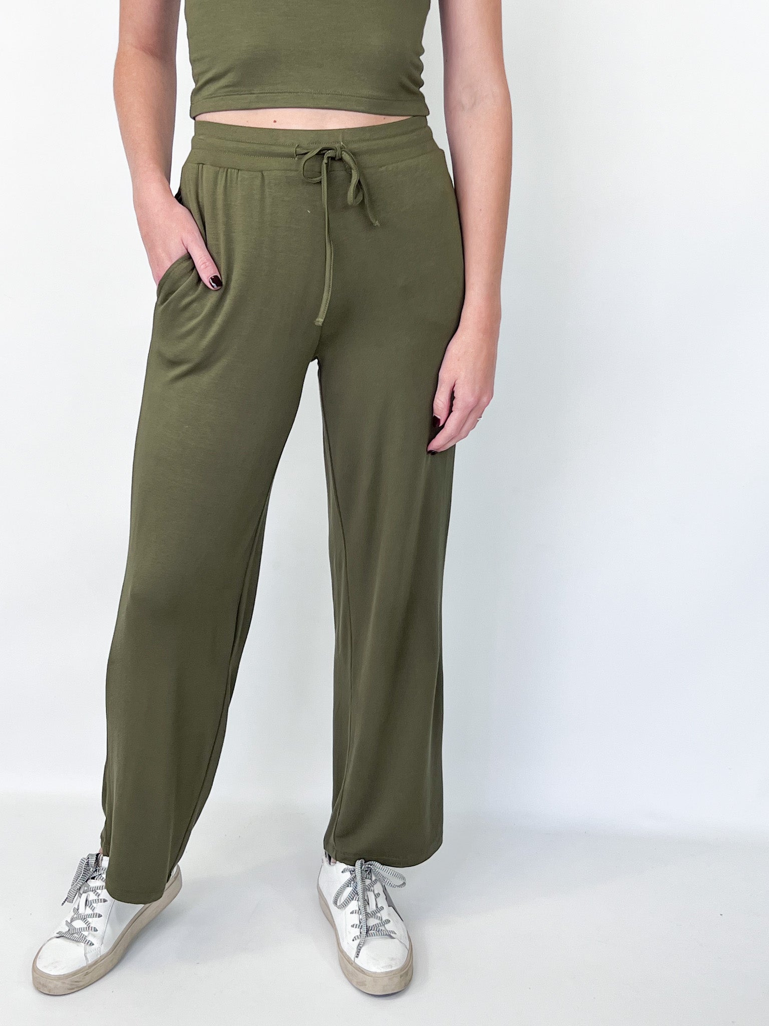 Allison - Sleeveless Crew Neck Crop Top & Pant Lounge Set (Olive)